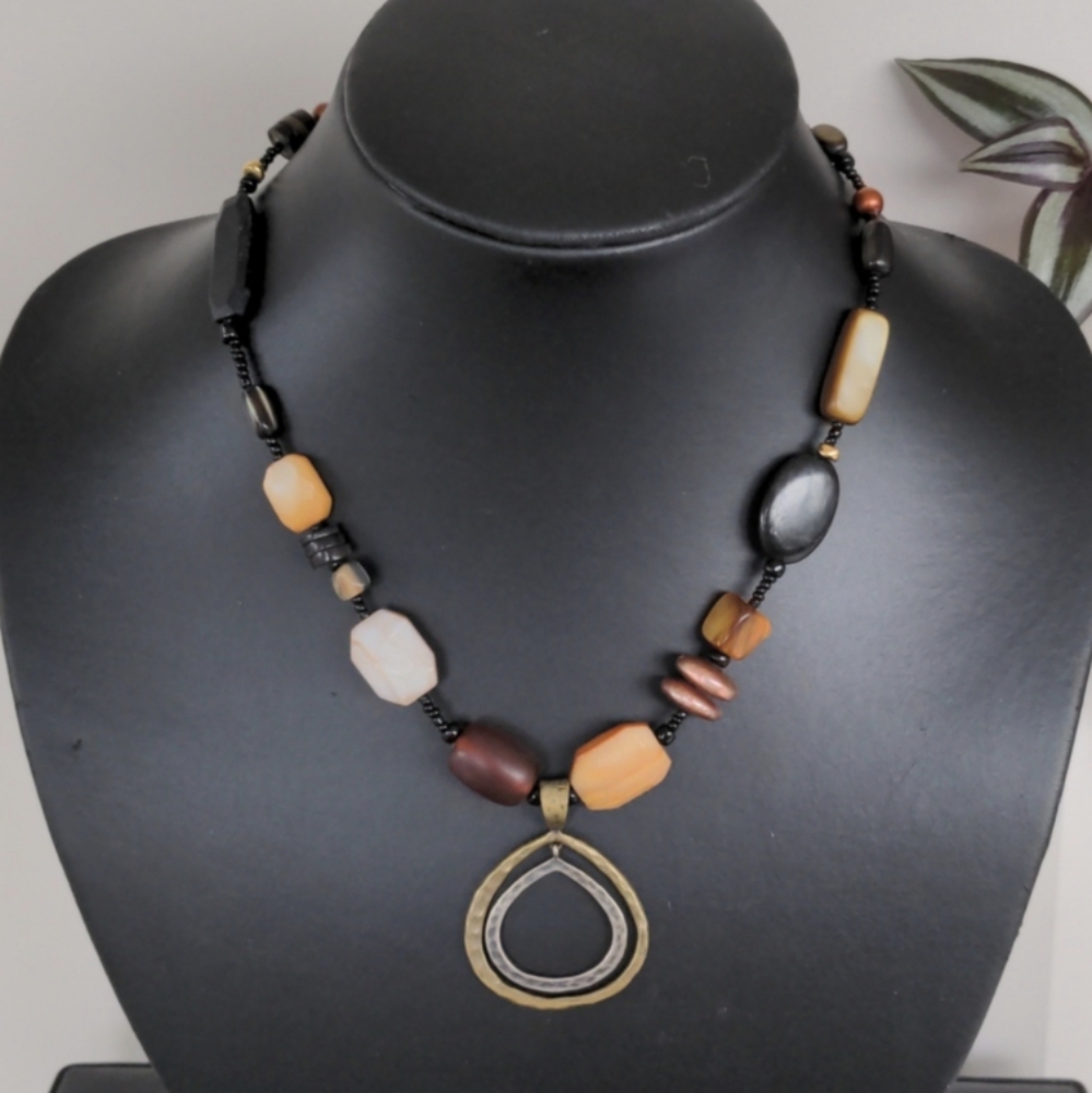 Silpada 925 sterling silver necklace w large natural pearls and other gemstones
